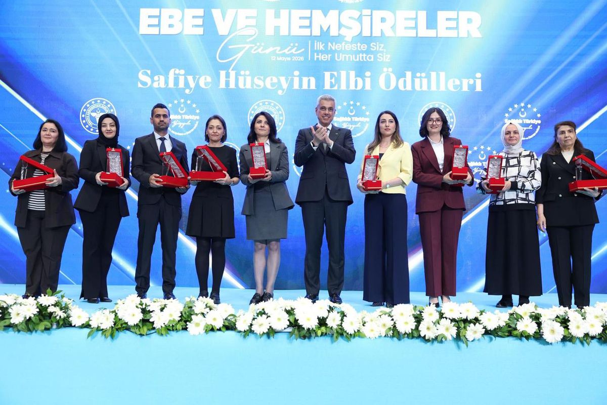 Sağlık Bakanlığı\'nda Ebe ve Hemşireler Günü Programı! Bakan Memişoğlu da katıldı