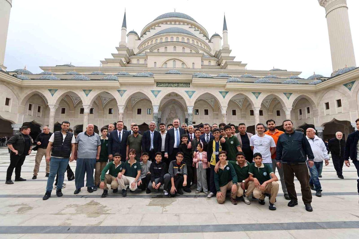 Şahinbey\'de gençlerle buluştular