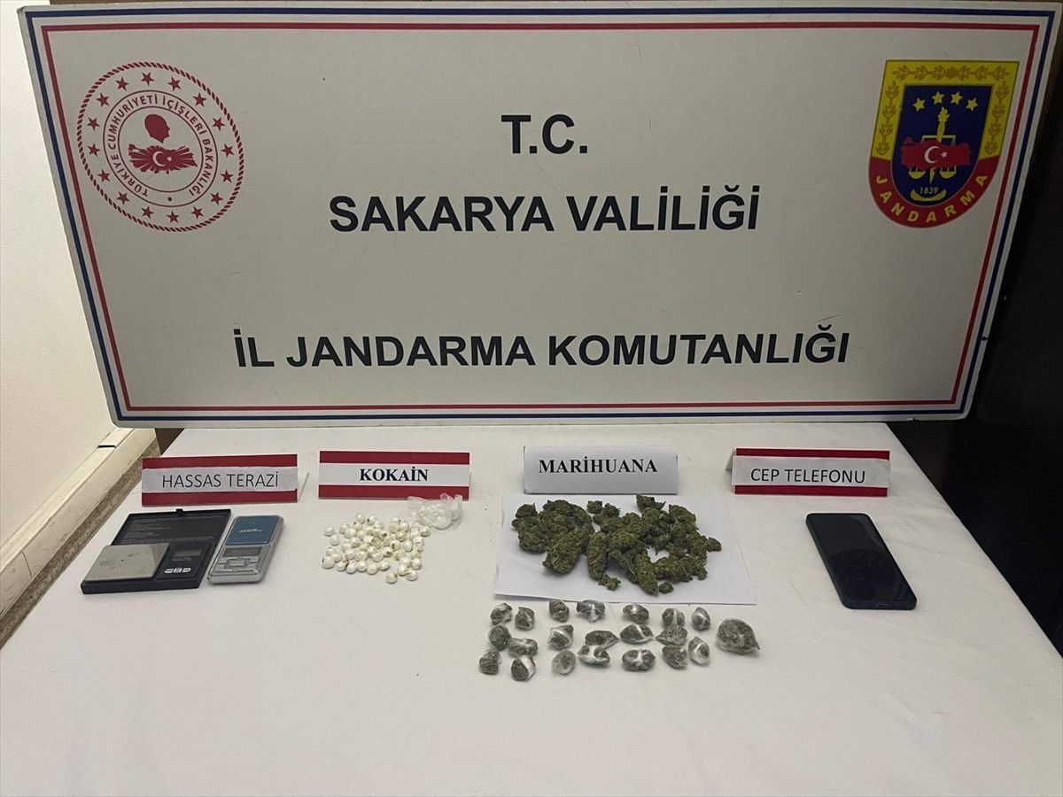 Sakarya\'da Uyuşturucu Operasyonu: 2 Tutuklama