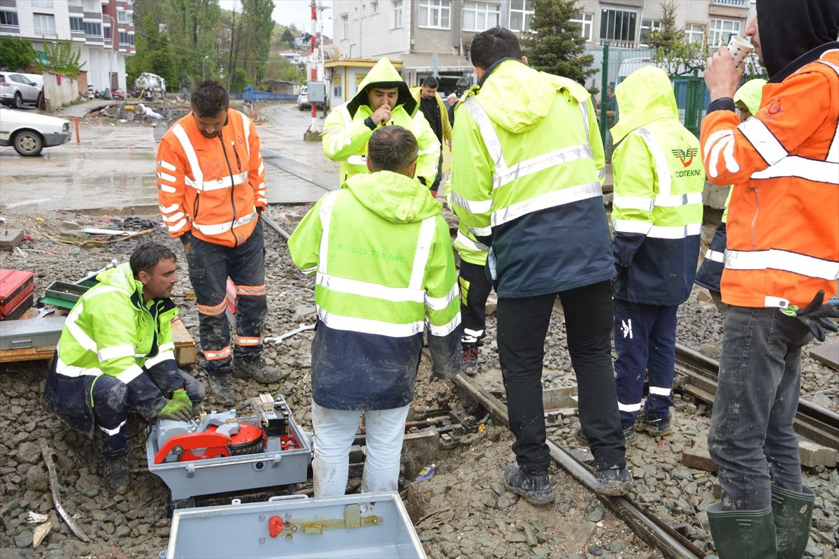 Samsun\'da Selden Zarar Gören Demir Yolu Onarıldı