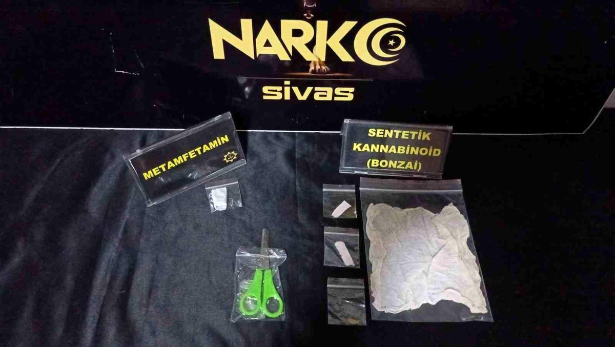 Sivas\'ta Uyuşturucu Operasyonu: 3 Tutuklama