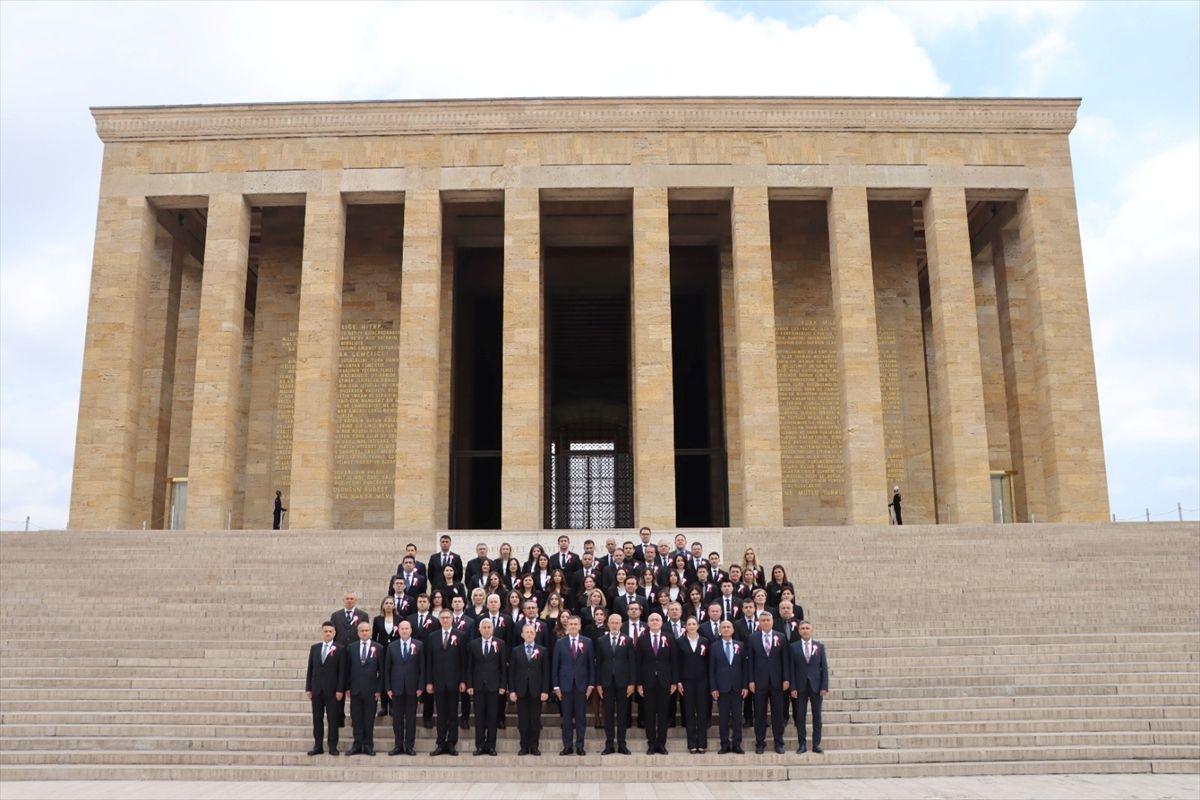 TSK Mehmetçik Vakfı\'nın 44. yıl dönümünde Anıtkabir ziyareti