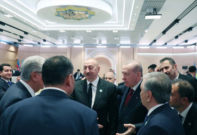 Türk Devletleri Teşkilatı Zirvesi'ne damga vuran poz
