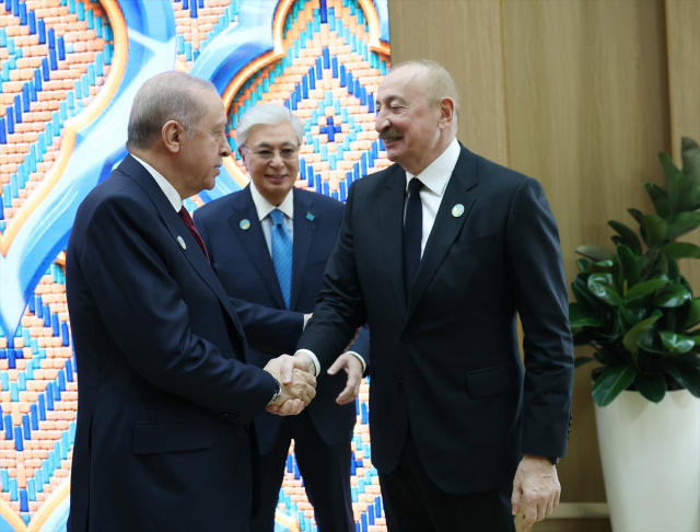 Türk Devletleri Teşkilatı Zirvesi'ne damga vuran poz