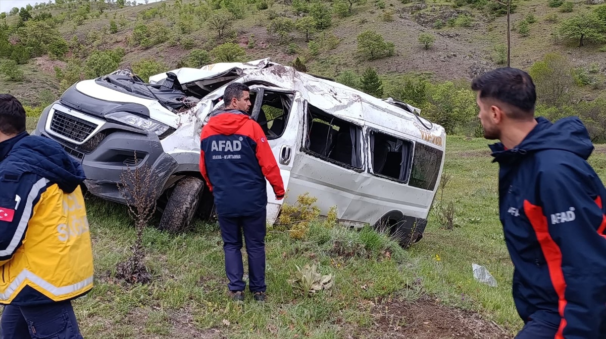 Yozgat\'ta okul servisi faciası, 2 öğrenci ve şoför hayatını kaybetti