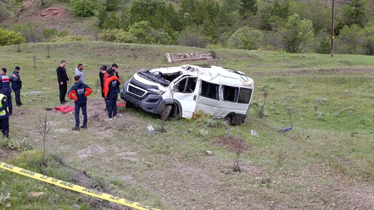 Yozgat\'ta Öğrenci Servisi Devrildi: 3 Ölü, 7 Yaralı
