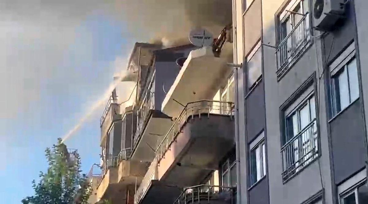 Amasra\'da Çatı Yangını Paniğe Yol Açtı