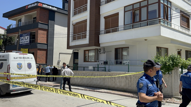Anne ve babasını öldüren hukuk öğrencisi, parkta elleri kanlı halde bulundu