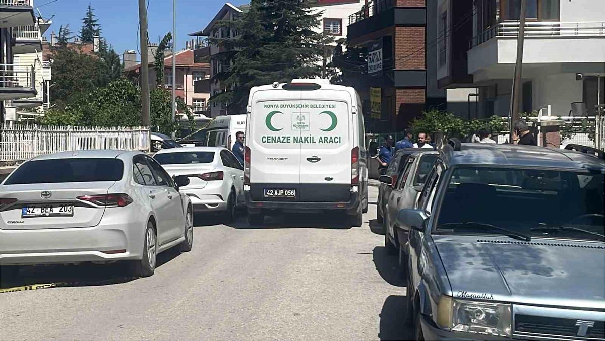 Konya\'da Aile Katliamı: Hukuk Öğrencisi Anne-Babasını Bıçakladı