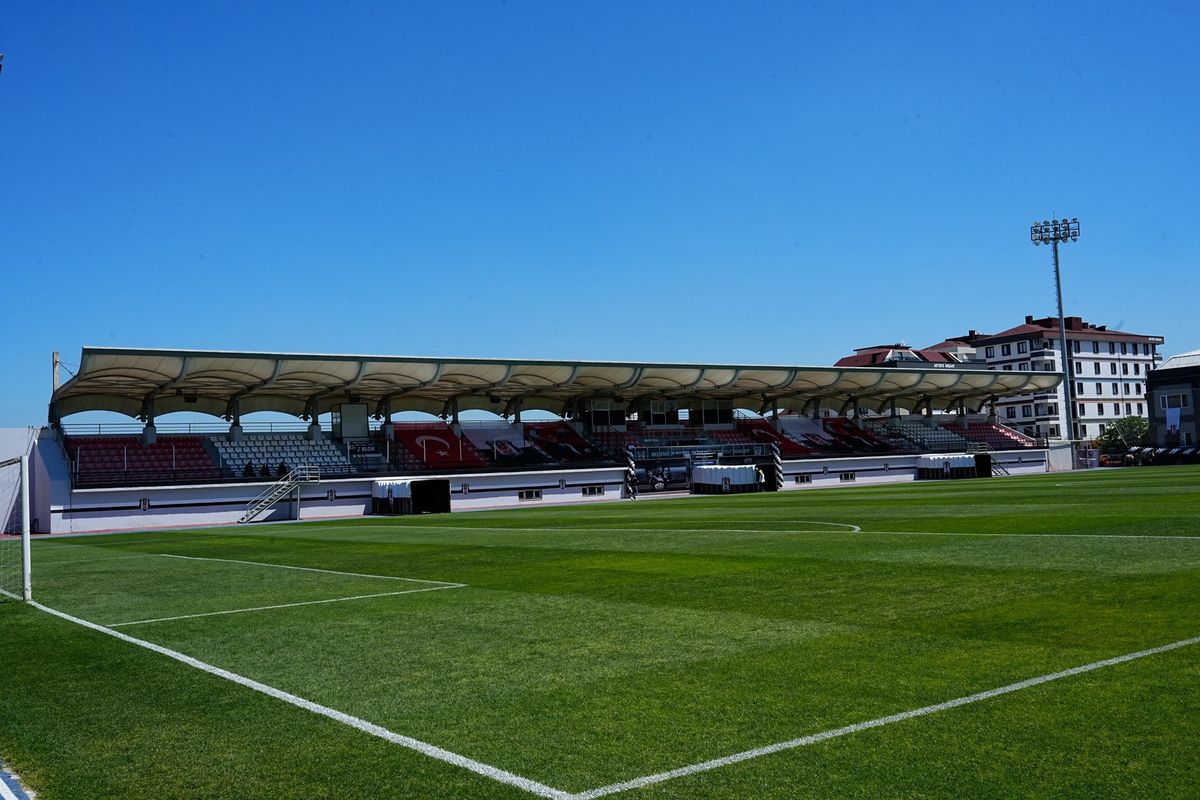 BJK Futbol Akademisi Sancaktepe\'de Açıldı