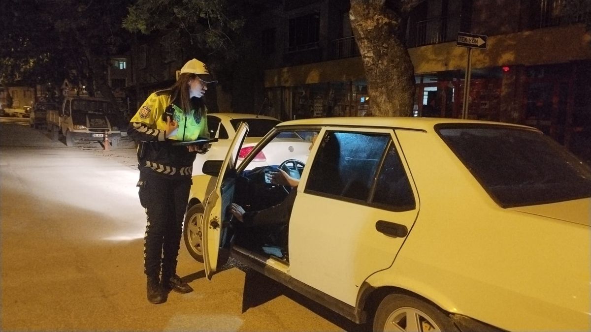 İnegöl\'de Trafik Denetimleri: 500 Bin Lira Ceza