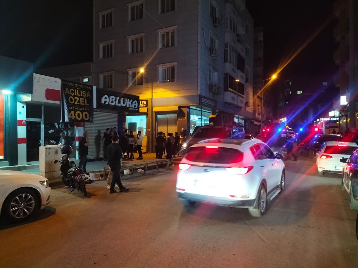 Cizre\'de Silahlı Kavga: 3 Yaralı