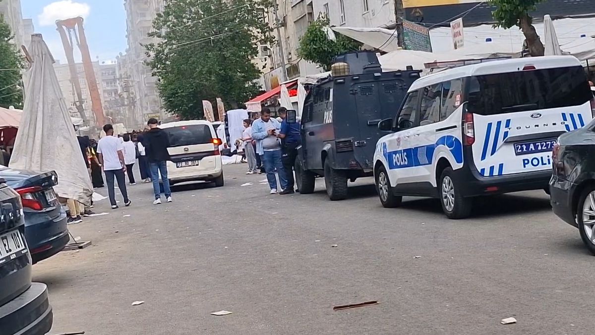 Diyarbakır\'da Kavga: 3 Yaralı