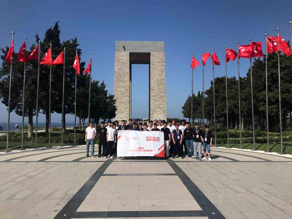 Gençler Çanakkale\'de Tarihi Yaşadı