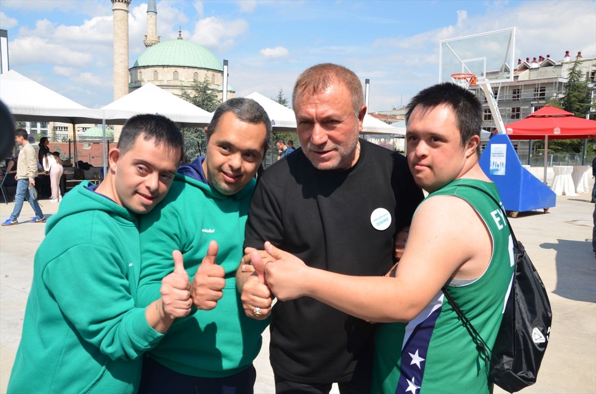 Engelliler Haftası\'nda özel sporcular üniversite öğrencileriyle buluştu