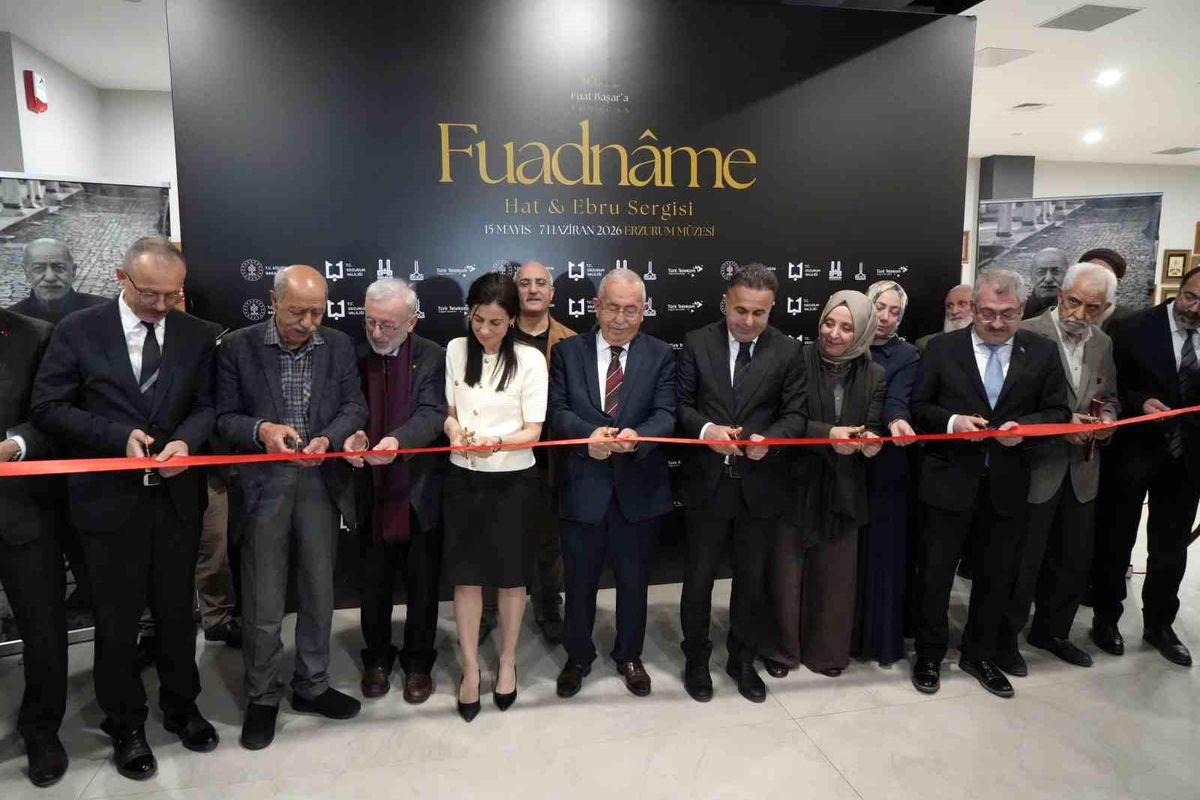 Fuat Başar ve sekiz kuşak öğrencilerinin eserleri "Fuadname Hat ve Ebru Sergisi"ne buluştu