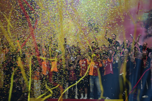 Galatasaray'da unutulmayacak şölen! Herkes bu anları konuşuyor