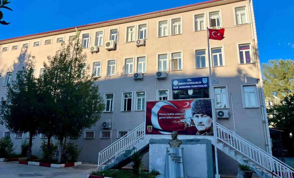 Gerger\'de Uyuşturucu Operasyonu: 2 Tutuklama