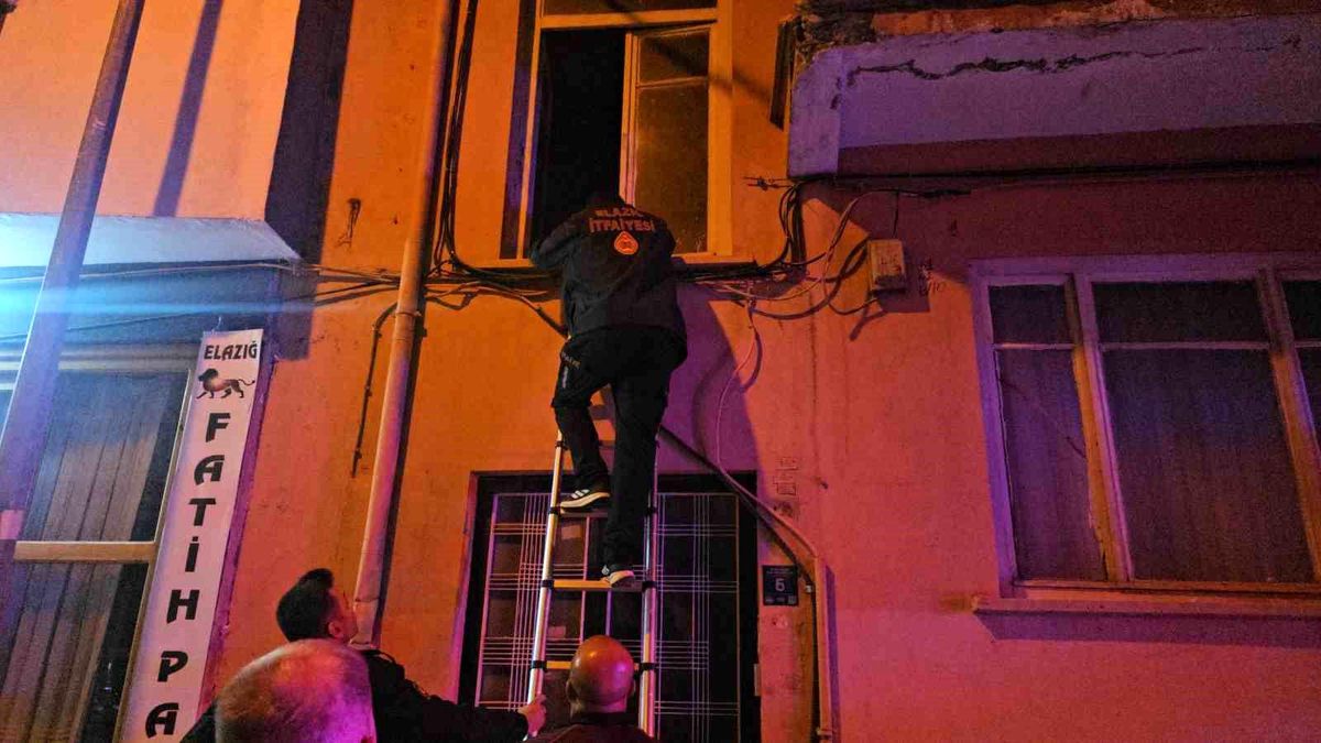 Haber alınamayan şahıs ekipleri harekete geçirdi: İtfaiye pencereden girdi, dışarıda olduğu ortaya çıktı