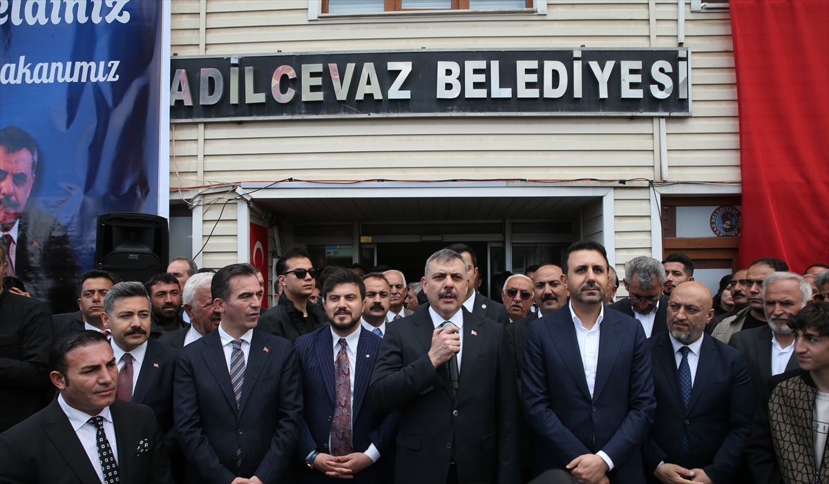 Çiftçi Adilcevaz\'da Esnafla Buluştu