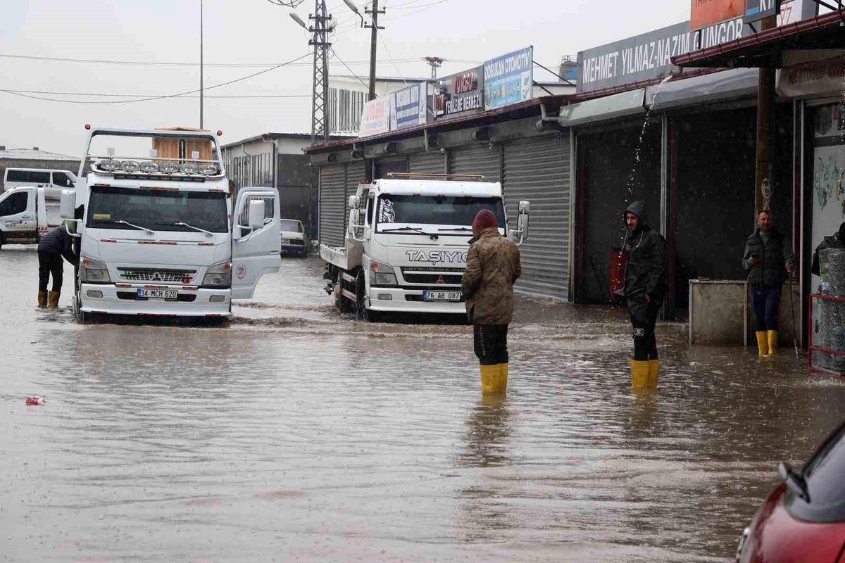 Iğdır\'da Sel Taşkınları Esnafı Zor Duruma Soktu