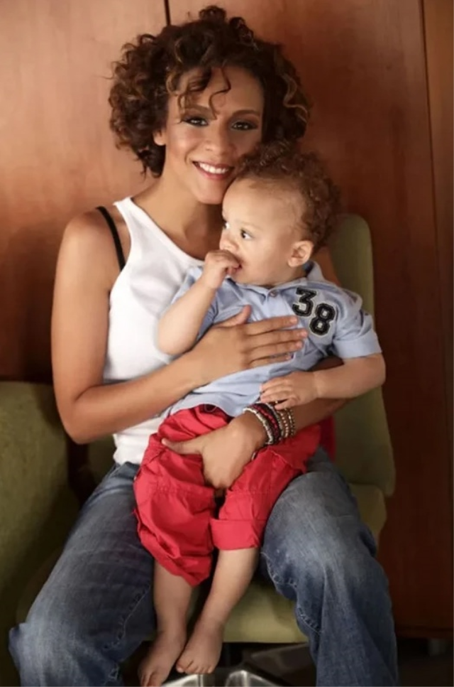 İnci Türkay'dan yıllar sonra gelen itiraf: Defne Joy Foster'ın son gününü gözyaşlarıyla anlattı