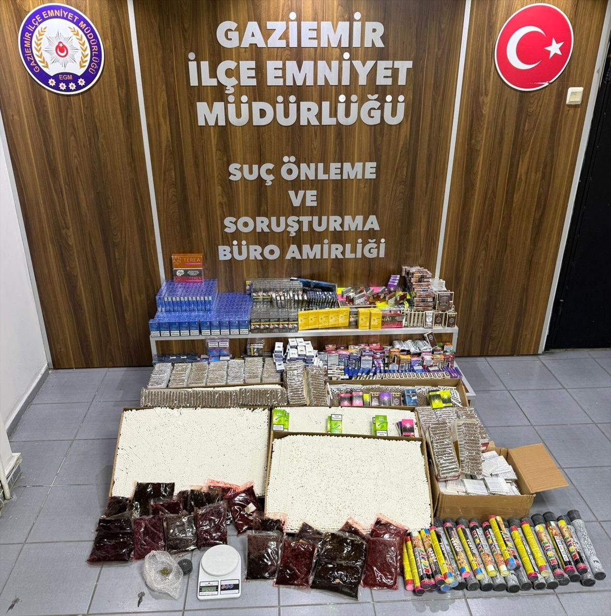 Gaziemir\'de Kaçak Sigara Operasyonu