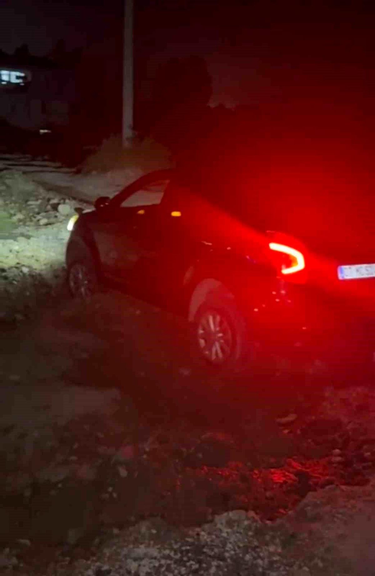 Kapatılan Yol Bariyerleri Kaldırılınca Kazalar Yaşandı