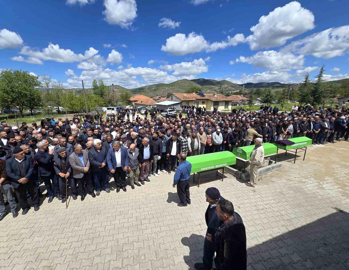 Yozgat\'ta Kaza: 2 Öğrenci ve Sürücü Uğurlandı