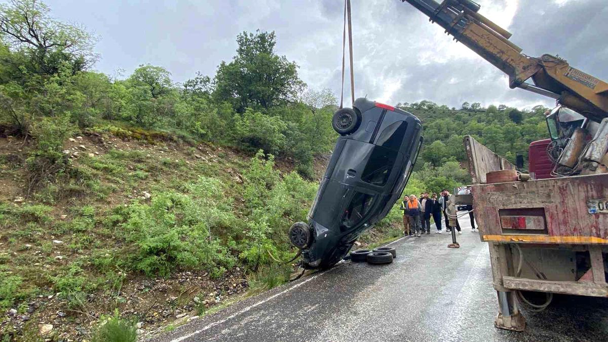 Kemaliye\'de Sağanak Nedeniyle Trafik Kazası