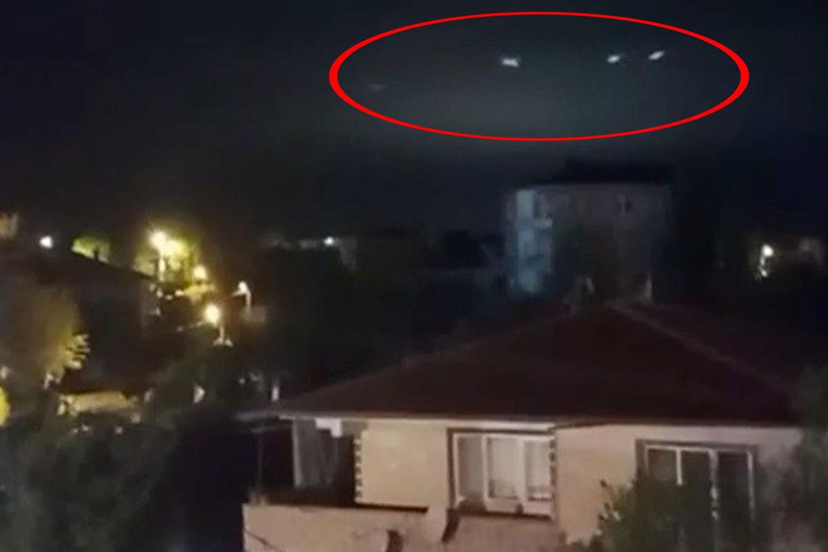 Sakarya\'da gökyüzünde görülen ışıklar merak uyandırdı