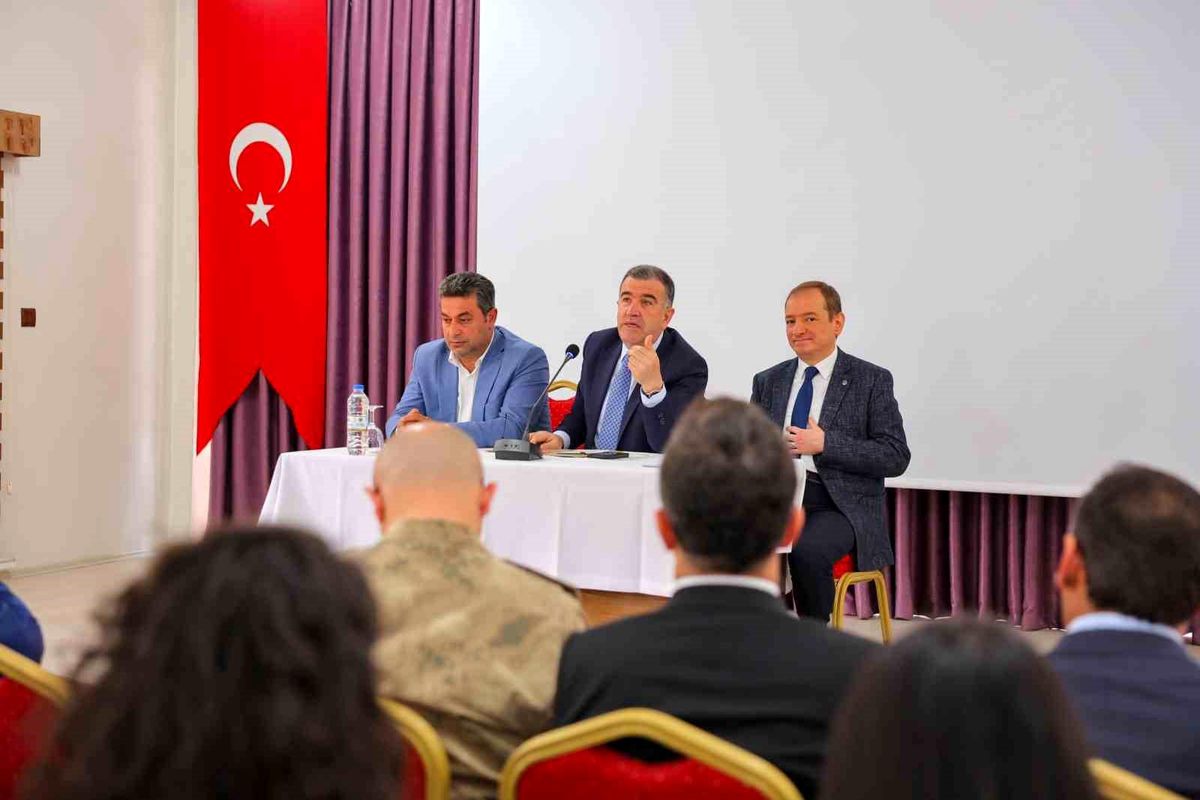Köylere Hizmet Toplantısı Yapıldı