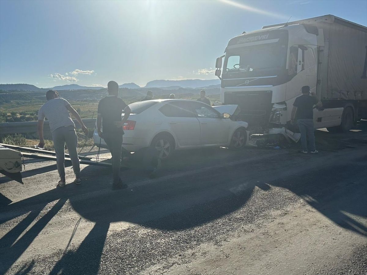 Mersin\'deki Trafik Kazası: Anne ve Kızı Hayatını Kaybetti