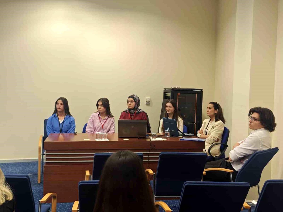 Meslek Lisesi Öğrencileri Eskişehir Sempozyumu\'nda üç akademik çalışma sundu