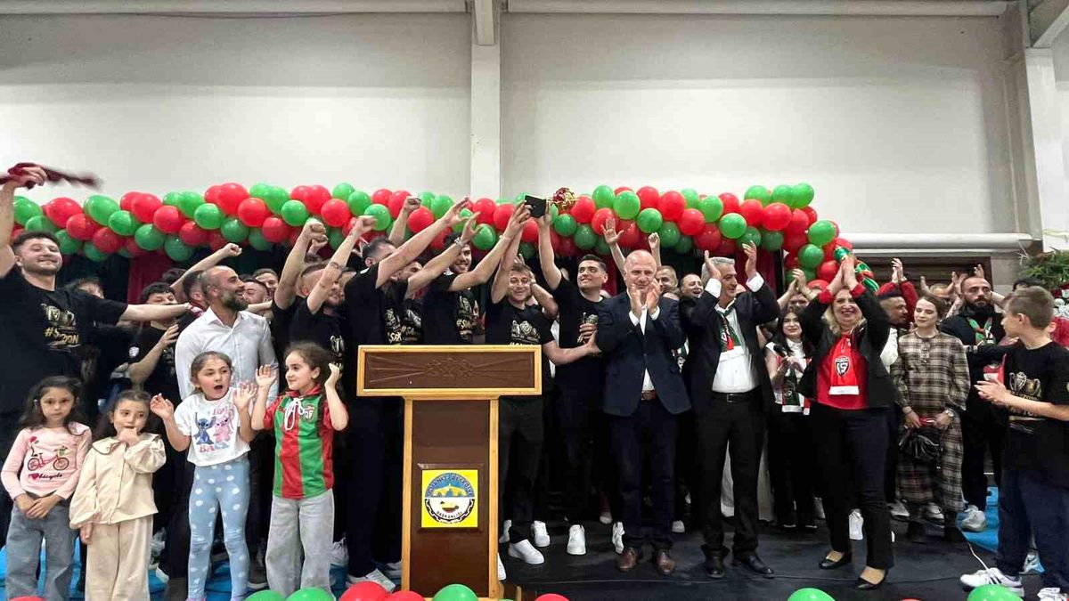 Osmanelispor\'dan şampiyonluk kutlaması
