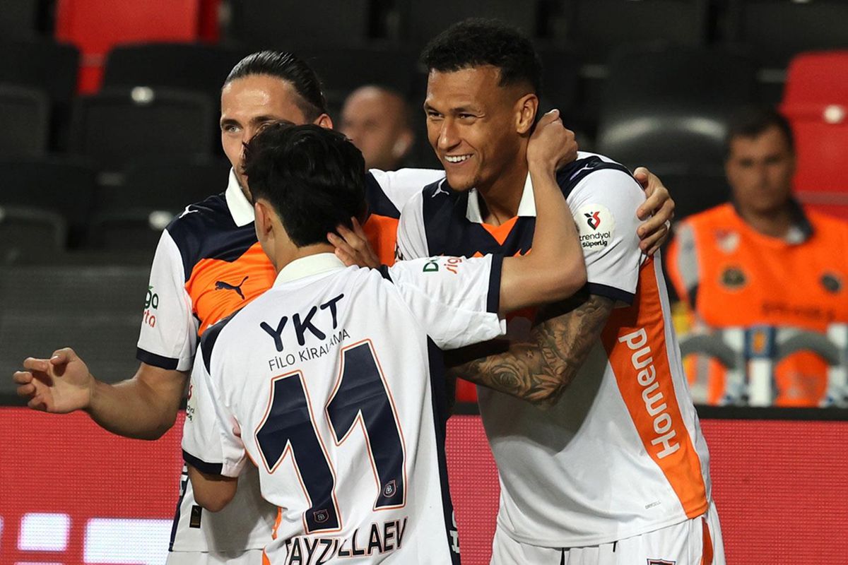 RAMS Başakşehir sezonu beşinci tamamladı! Avrupa kupaları için gözler Trabzonspor\'da