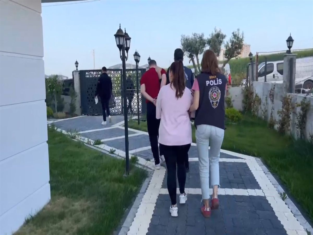 Sahte Araç Kiralama Çetesi Çökertildi