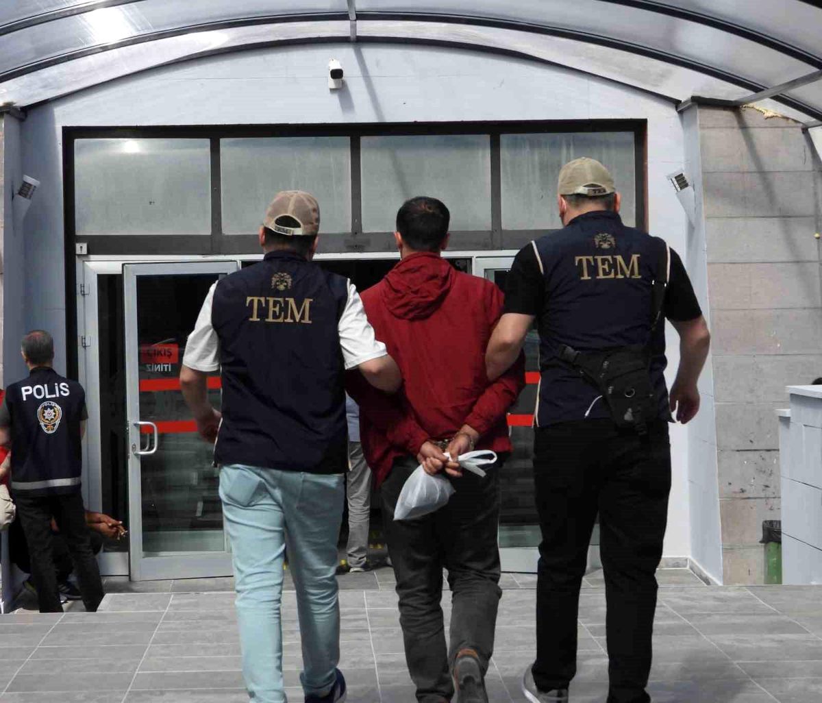 Kırmızı Bültenle Aranan Iraklı Gözaltına Alındı