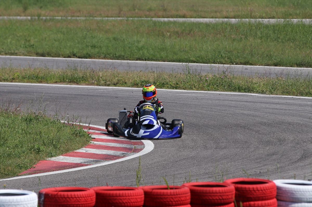 Kocaeli\'de Karting Şampiyonası Start Aldı