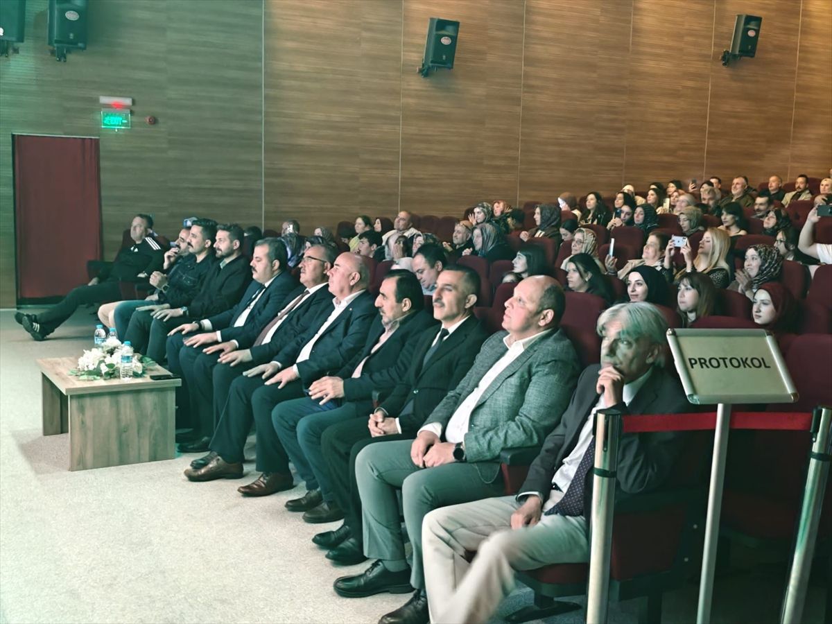 Vezirköprü\'de Geleneksel Türk Halk Müziği Konseri