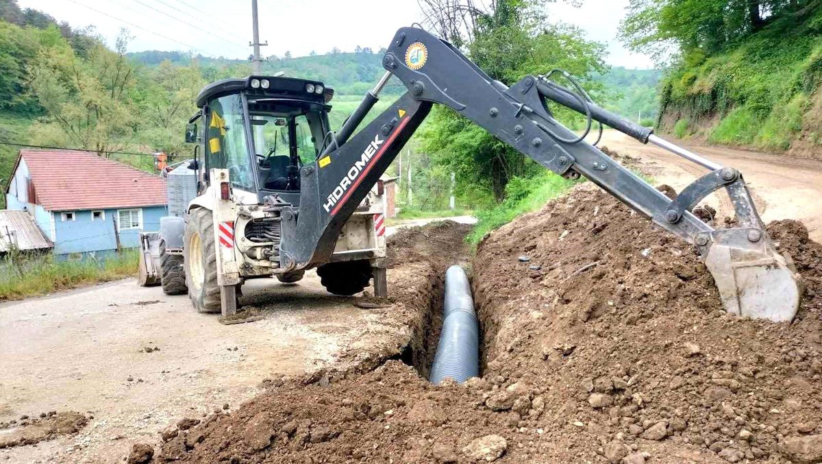 Yığılca\'da Kanal Temizliği ve Boru Gömme Çalışmaları