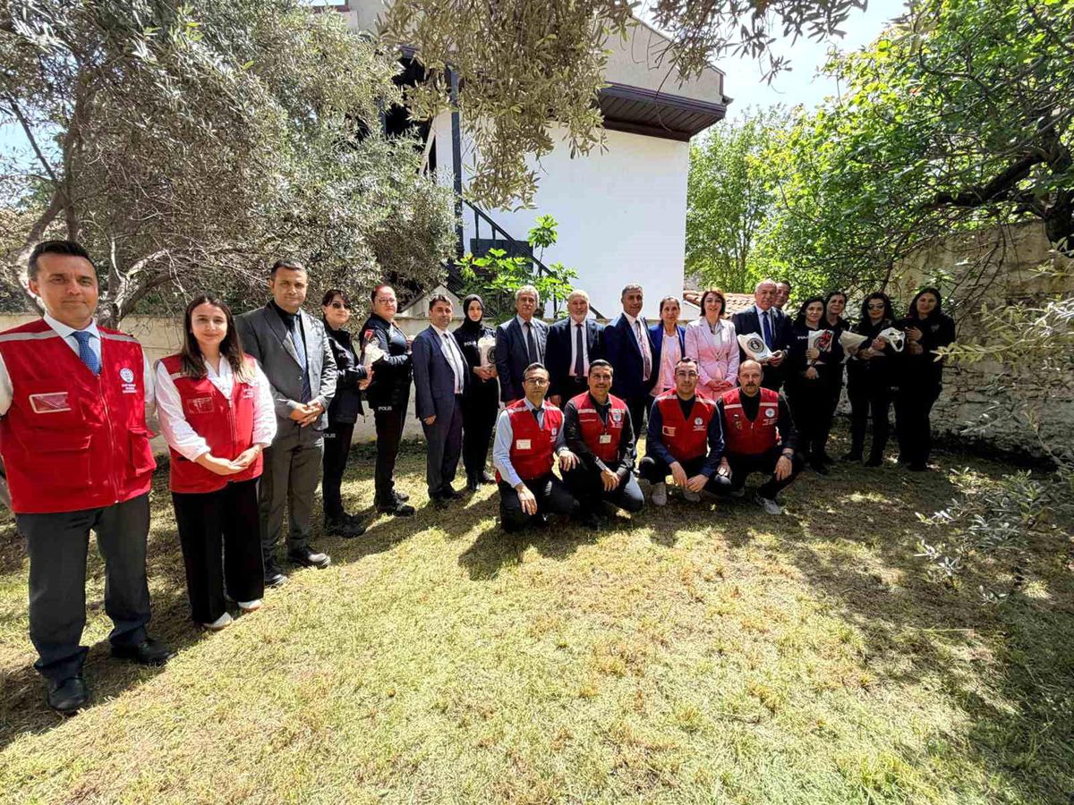 Muğla\'da şehit anneleri ve gazi eşlerine Anneler Günü programı