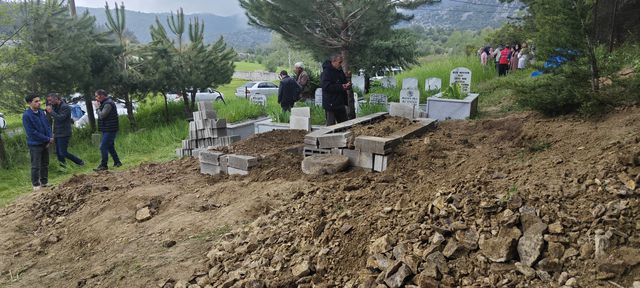 Çekyattan düşen Bertuğ öldü, sinir krizi geçirip hastaneden ayrılan babası kazada hayatını kaybetti