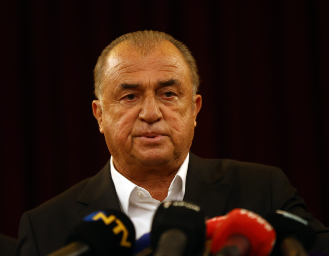 Galatasaray'ın efsaneleri, UEFA Kupası'nın 26. yıl dönümünde bir araya geldi