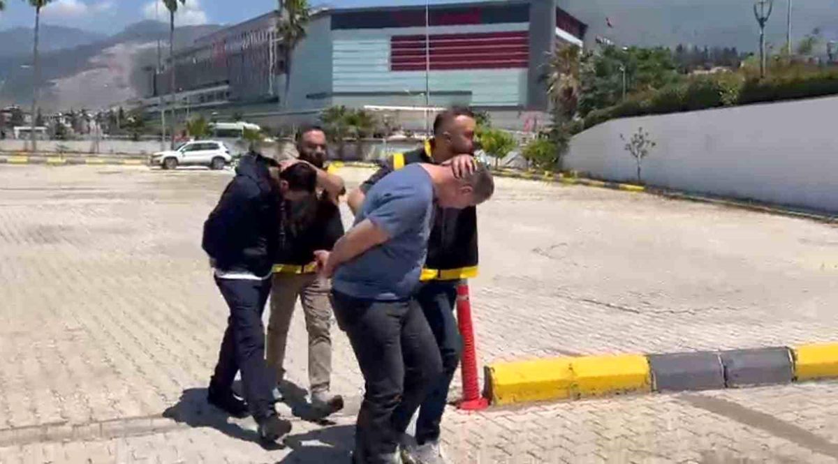 İskenderun\'da Aranan İki Şahıs Yakalandı