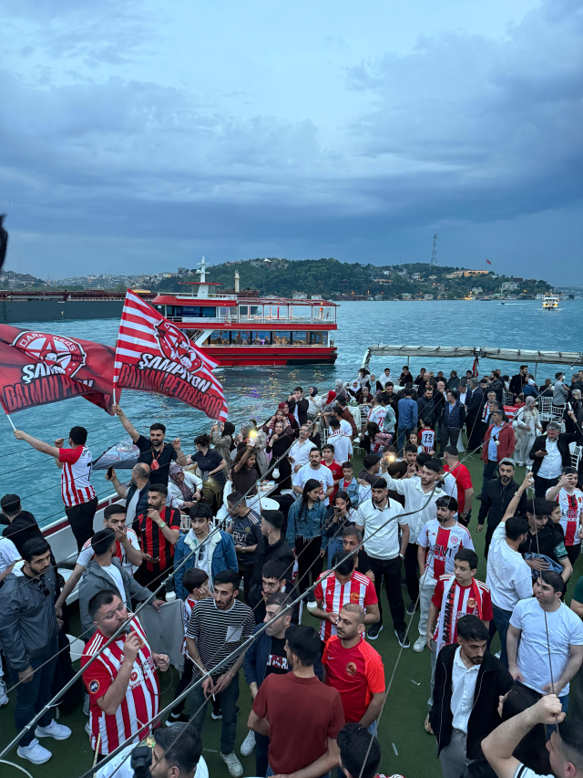 İstanbul Boğazı’nda Batman rüzgarı esti