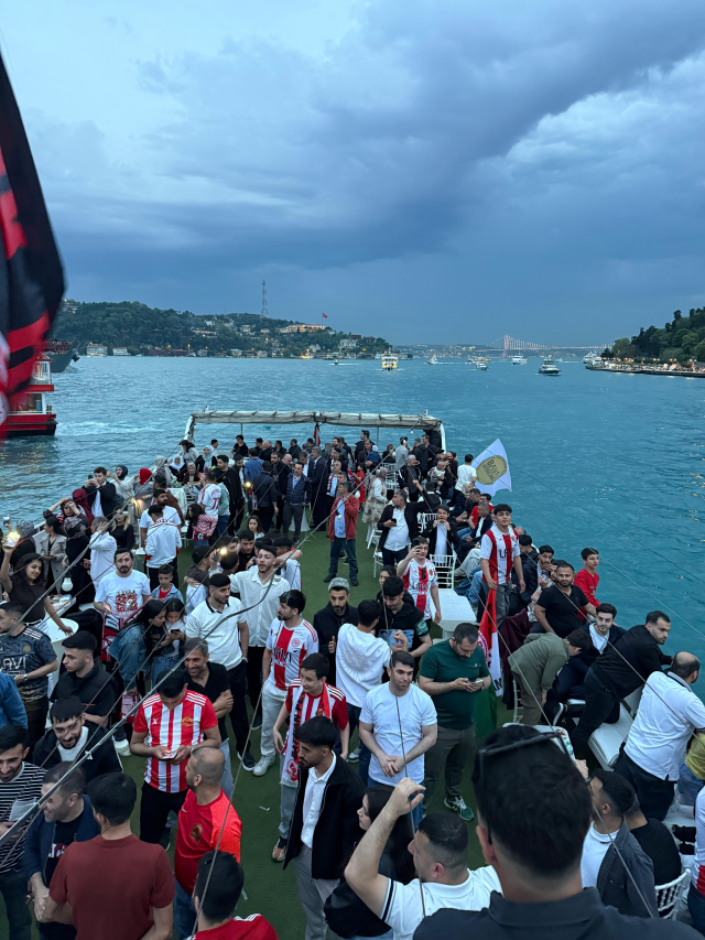 İstanbul Boğazı’nda Batman rüzgarı esti