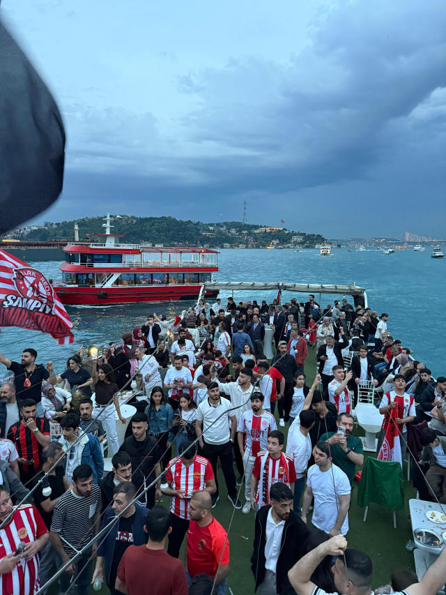 İstanbul Boğazı’nda Batman rüzgarı esti