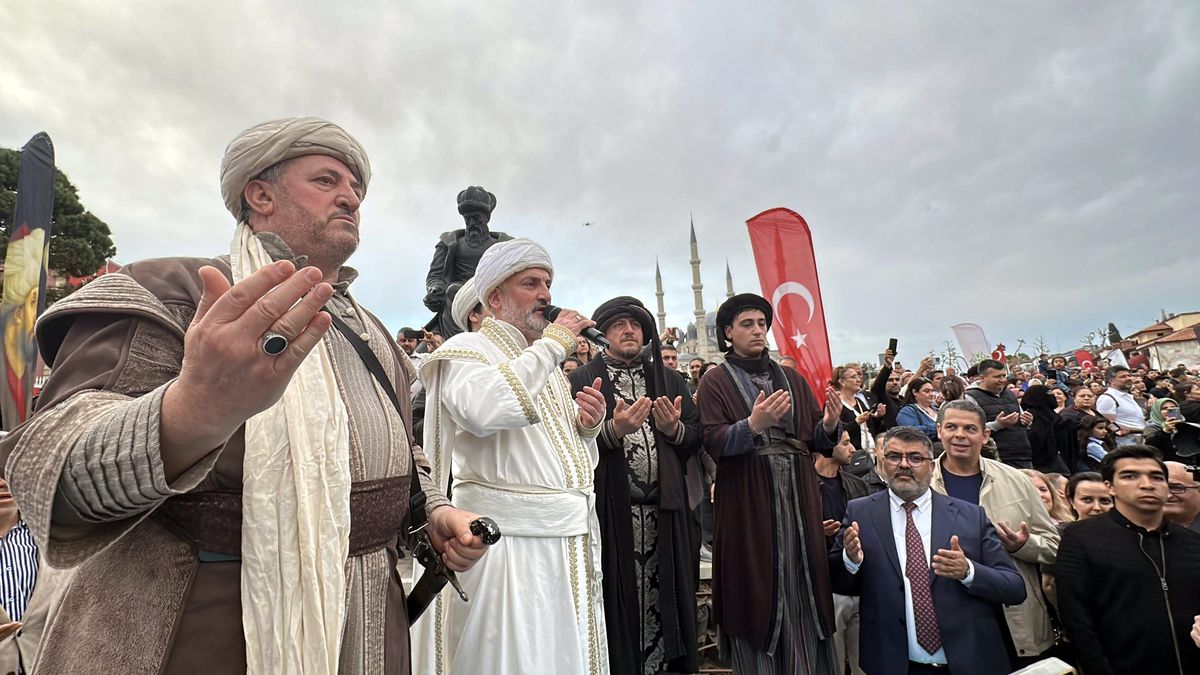 İstanbul\'un Fethi Coşkuyla Kutlandı