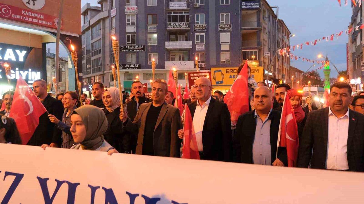 Karaman\'da Türk Dil Bayramı etkinlikleri kapsamında fener alayı düzenlendi